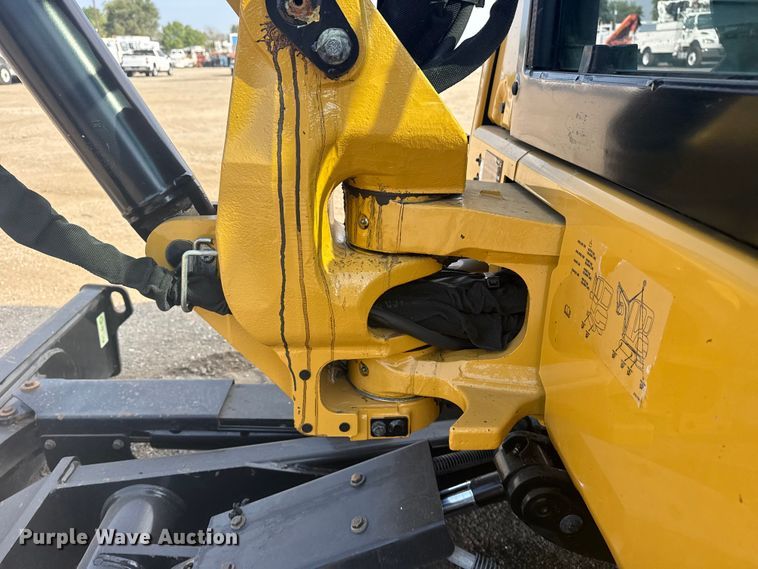 image for item NU9655 2018 Caterpillar 304E2 CR mini excavator