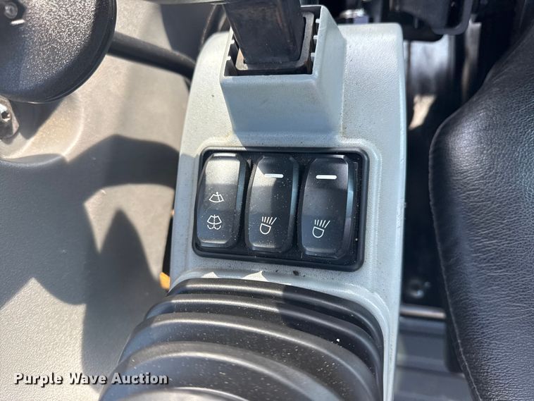 image for item NU9655 2018 Caterpillar 304E2 CR mini excavator