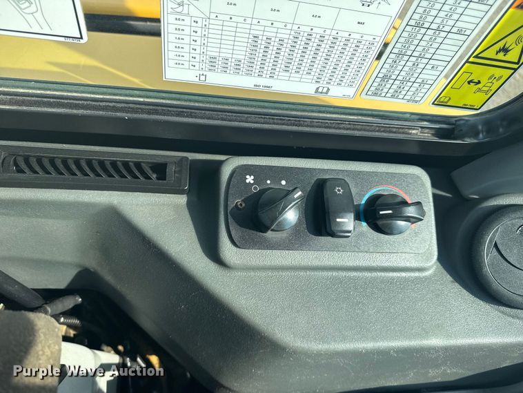 image for item NU9655 2018 Caterpillar 304E2 CR mini excavator