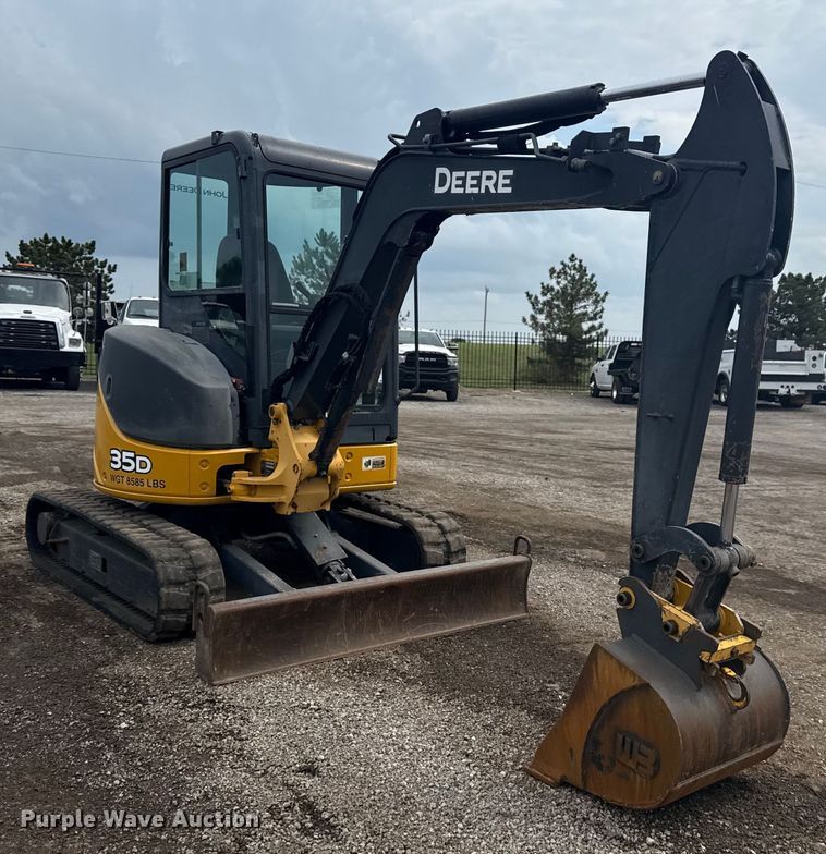 EXCAVADORA 2011 JOHN DEERE 35D