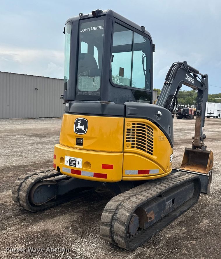 EXCAVADORA 2011 JOHN DEERE 35D