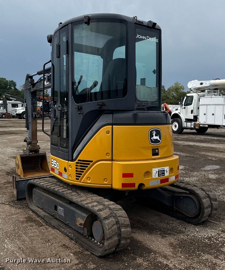 image for item NU9663 2011 John Deere 35D mini excavator