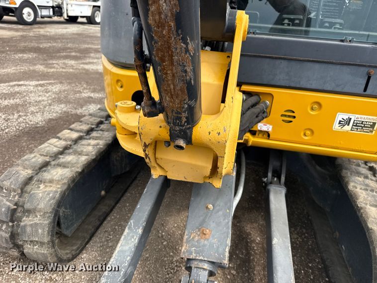 image for item NU9663 2011 John Deere 35D mini excavator