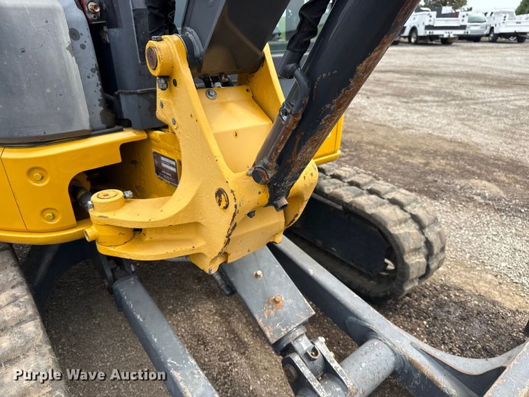 image for item NU9663 2011 John Deere 35D mini excavator