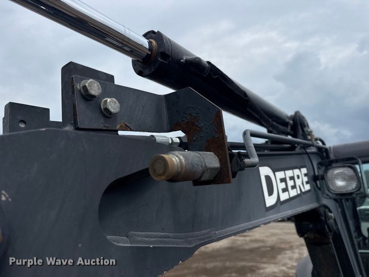 image for item NU9663 2011 John Deere 35D mini excavator