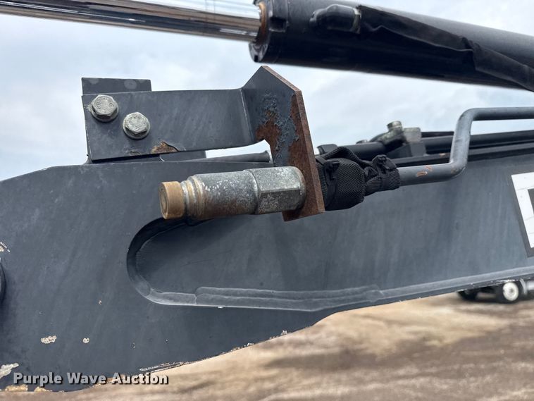 image for item NU9663 2011 John Deere 35D mini excavator