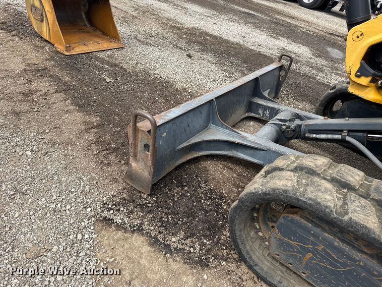 image for item NU9663 2011 John Deere 35D mini excavator