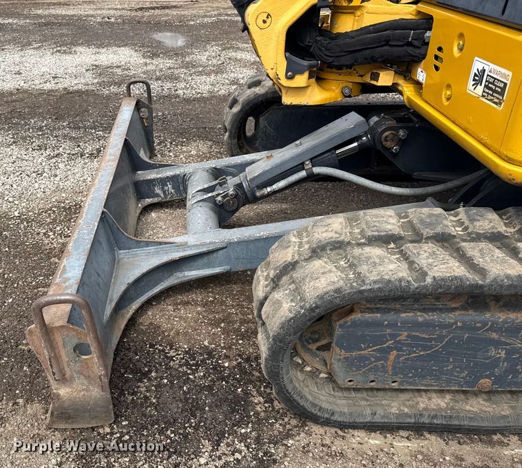 image for item NU9663 2011 John Deere 35D mini excavator