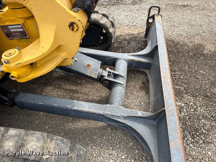 image for item NU9663 2011 John Deere 35D mini excavator