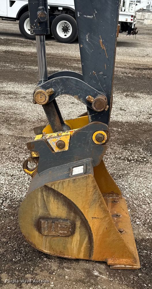 image for item NU9663 2011 John Deere 35D mini excavator