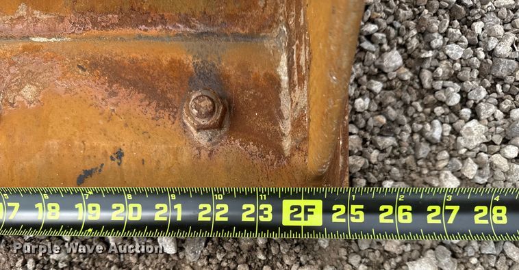 image for item NU9663 2011 John Deere 35D mini excavator