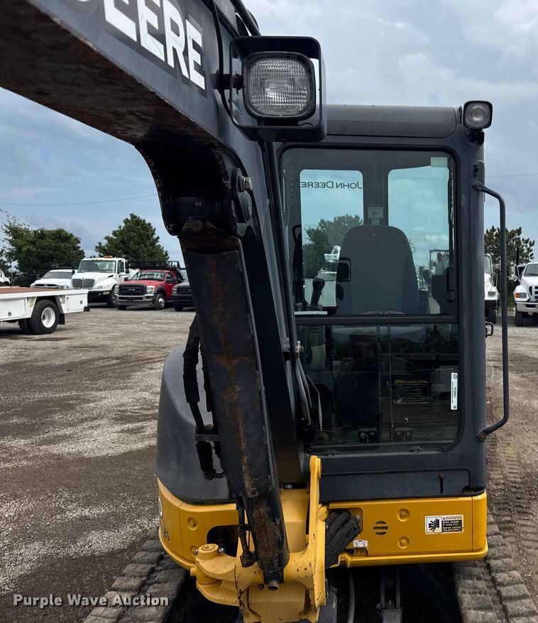 image for item NU9663 2011 John Deere 35D mini excavator