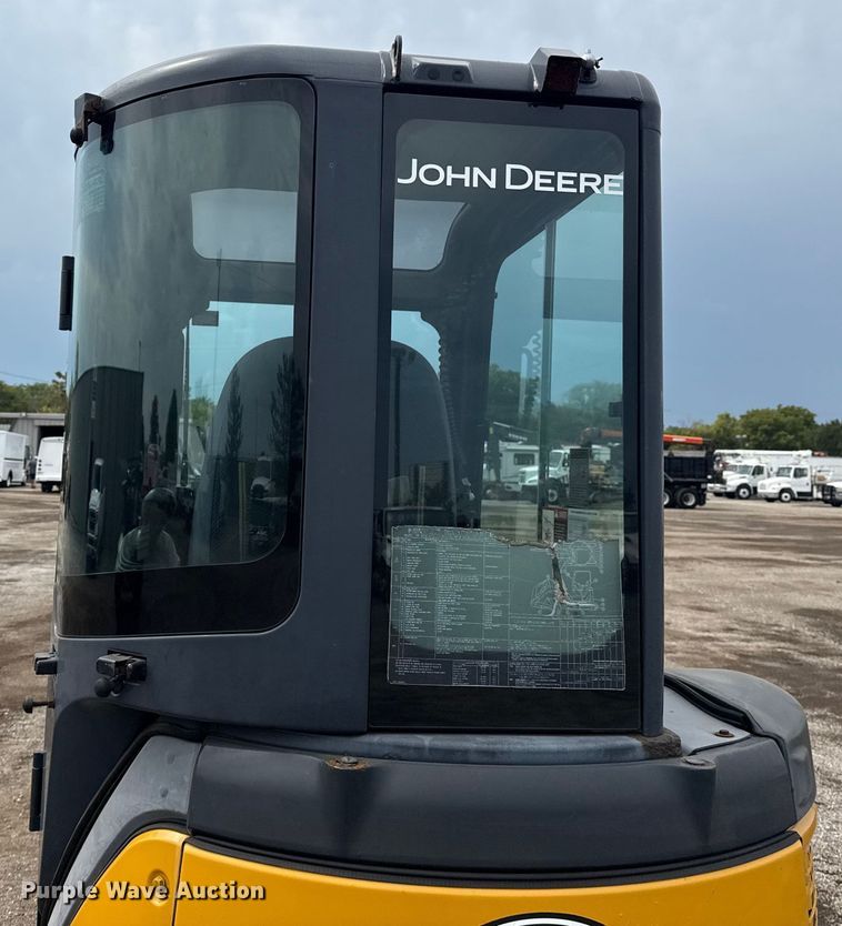 image for item NU9663 2011 John Deere 35D mini excavator