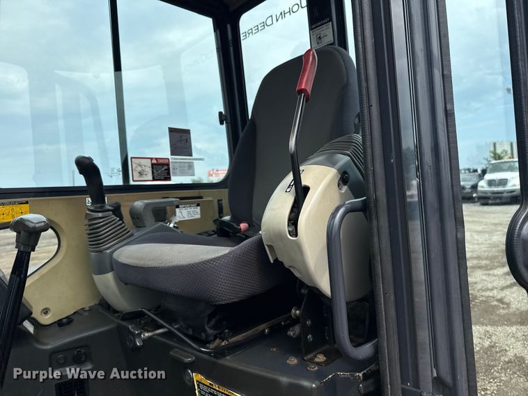 image for item NU9663 2011 John Deere 35D mini excavator