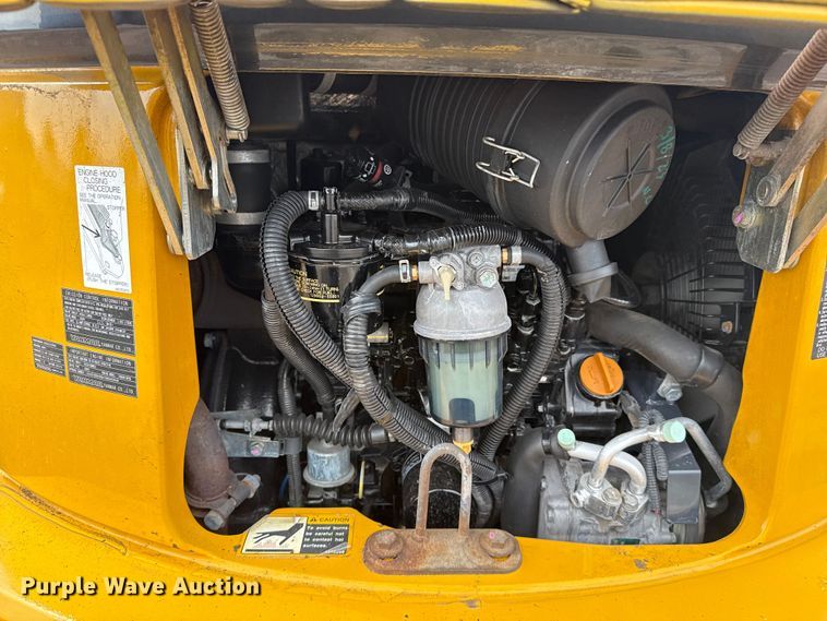 image for item NU9663 2011 John Deere 35D mini excavator