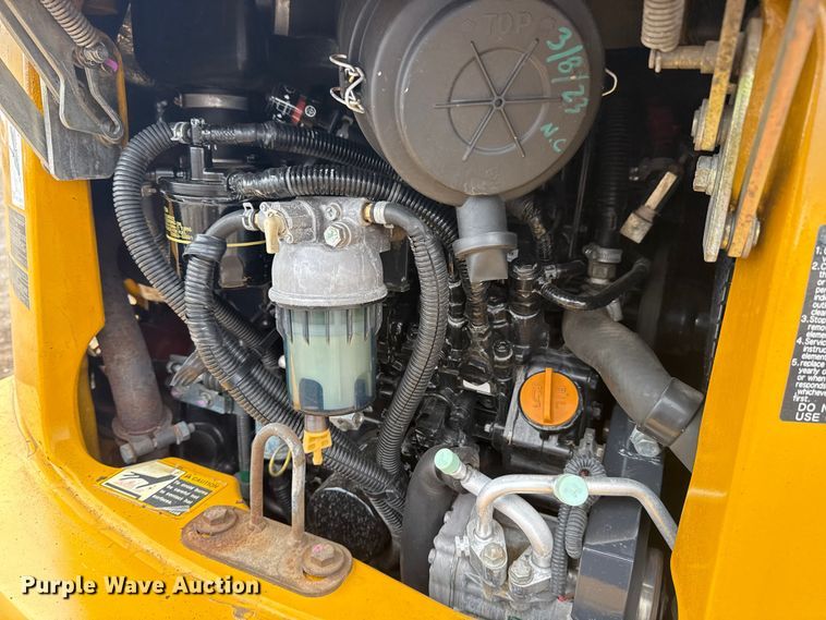 image for item NU9663 2011 John Deere 35D mini excavator