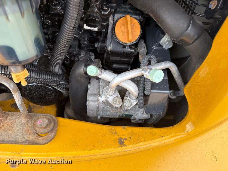 image for item NU9663 2011 John Deere 35D mini excavator