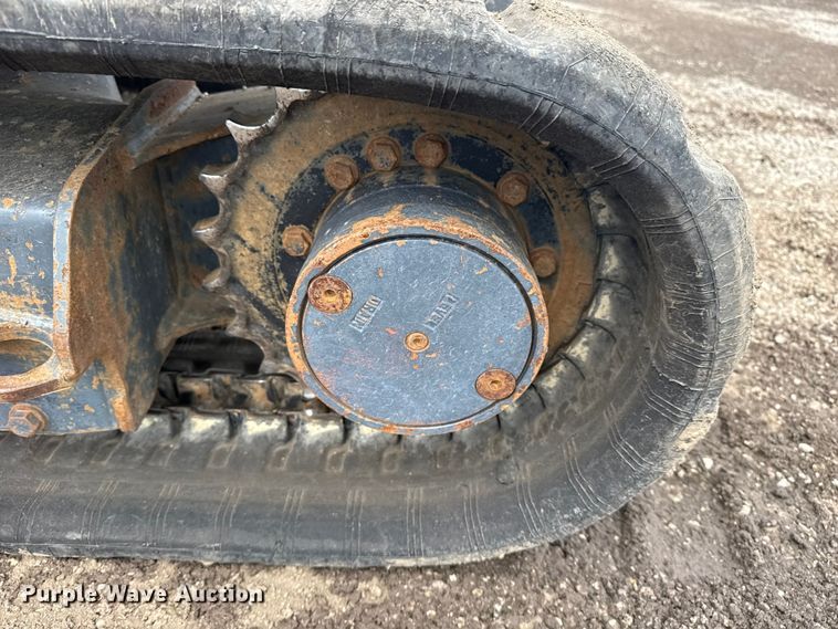 image for item NU9663 2011 John Deere 35D mini excavator