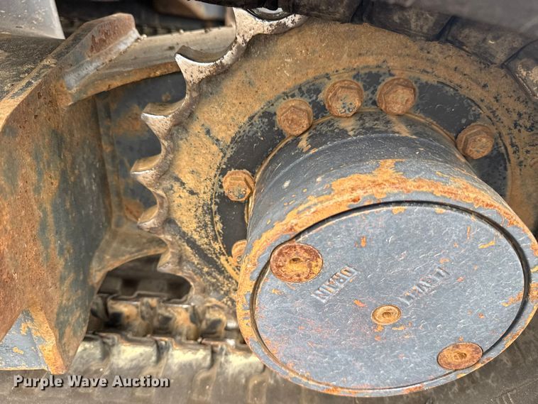 image for item NU9663 2011 John Deere 35D mini excavator