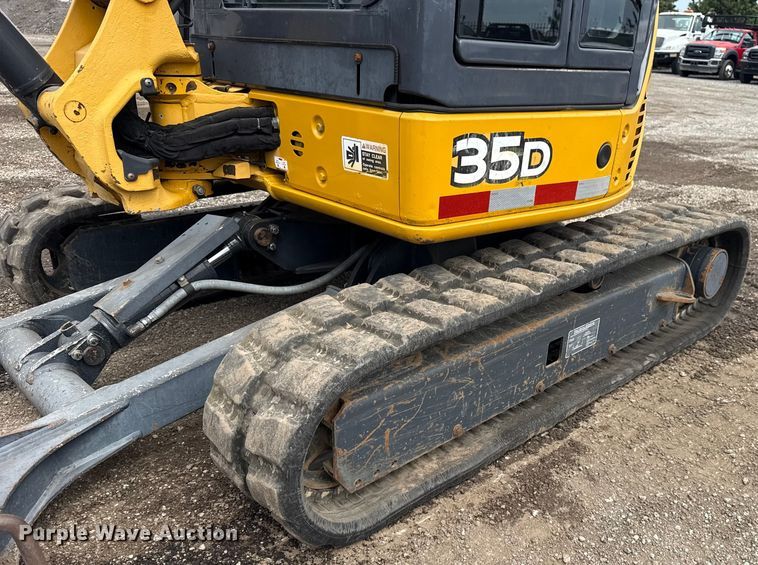 image for item NU9663 2011 John Deere 35D mini excavator