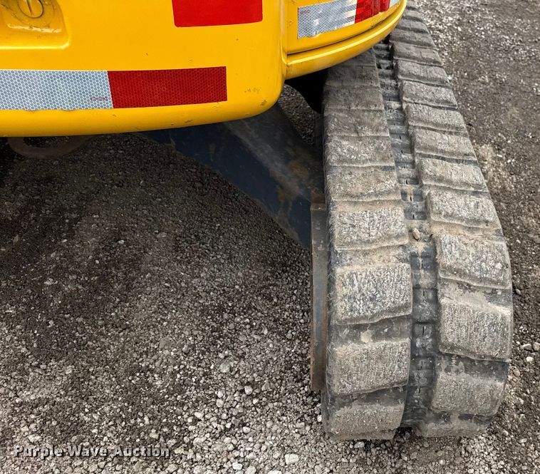 image for item NU9663 2011 John Deere 35D mini excavator