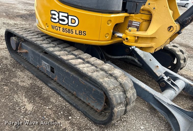 image for item NU9663 2011 John Deere 35D mini excavator