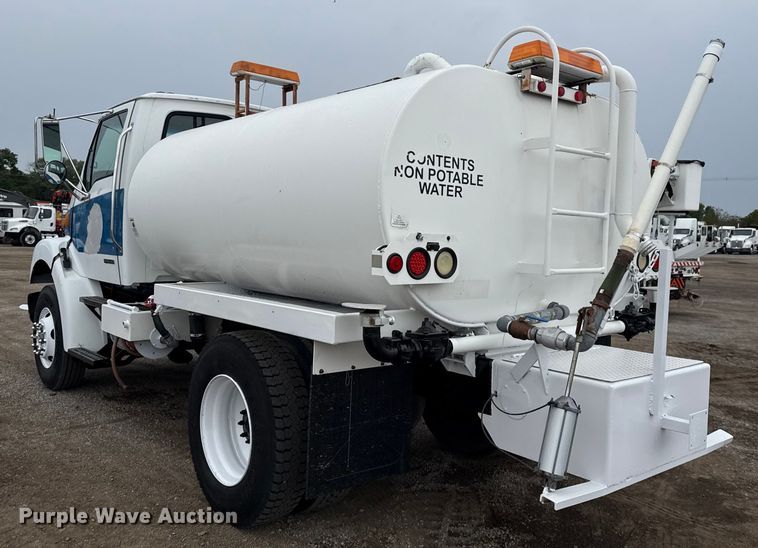 image for item NU9668 2004 Sterling L-Line water truck