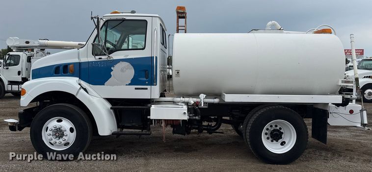 image for item NU9668 2004 Sterling L-Line water truck