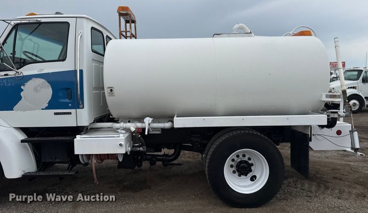 image for item NU9668 2004 Sterling L-Line water truck
