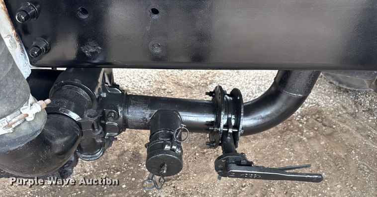 image for item NU9668 2004 Sterling L-Line water truck