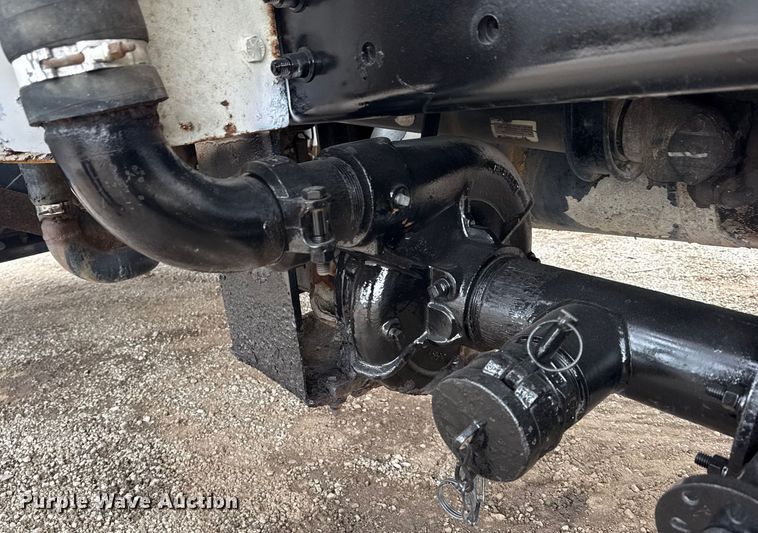 image for item NU9668 2004 Sterling L-Line water truck