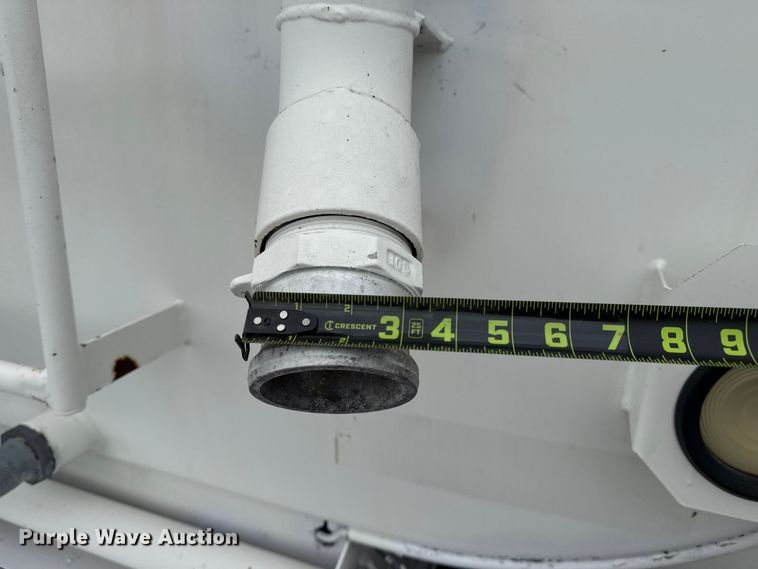 image for item NU9668 2004 Sterling L-Line water truck