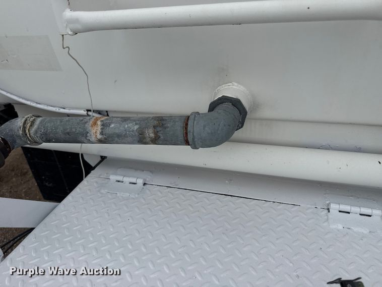 image for item NU9668 2004 Sterling L-Line water truck