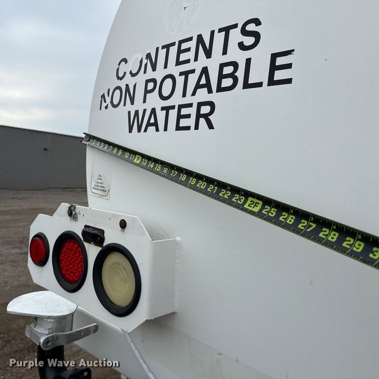 image for item NU9668 2004 Sterling L-Line water truck