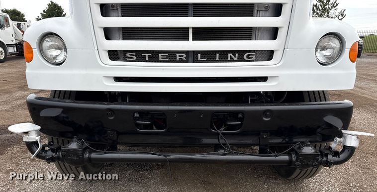 image for item NU9668 2004 Sterling L-Line water truck