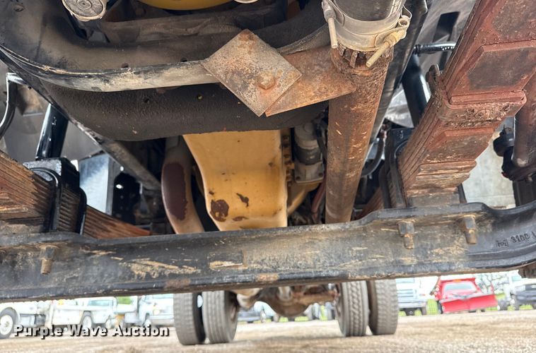 image for item NU9668 2004 Sterling L-Line water truck