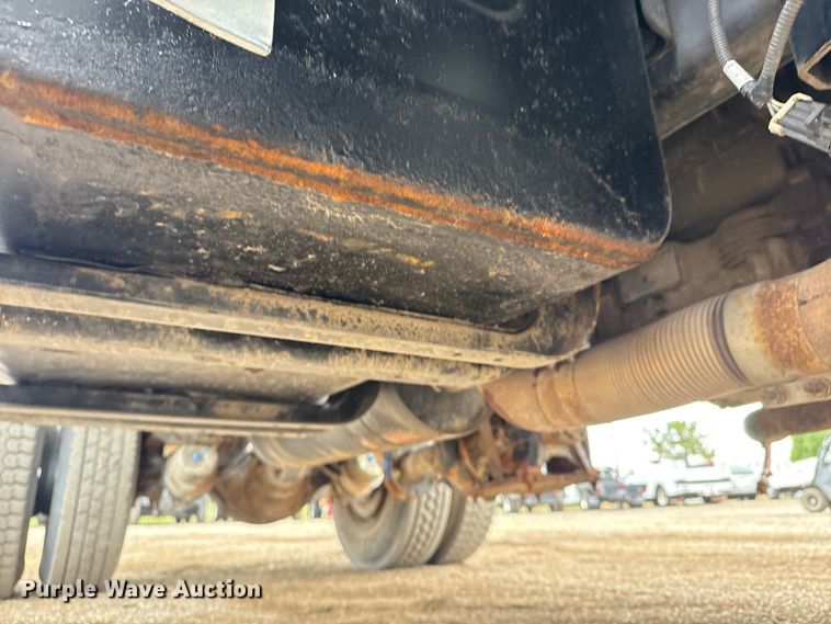 image for item NU9668 2004 Sterling L-Line water truck