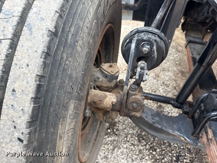 image for item NU9668 2004 Sterling L-Line water truck