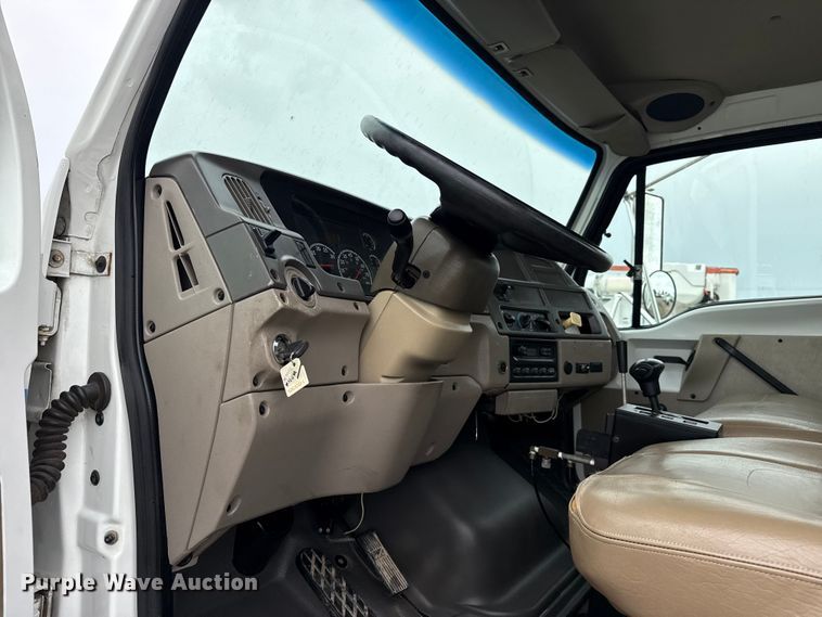 image for item NU9668 2004 Sterling L-Line water truck