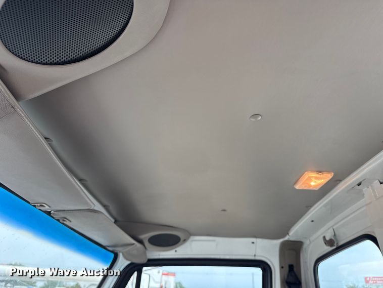 image for item NU9668 2004 Sterling L-Line water truck