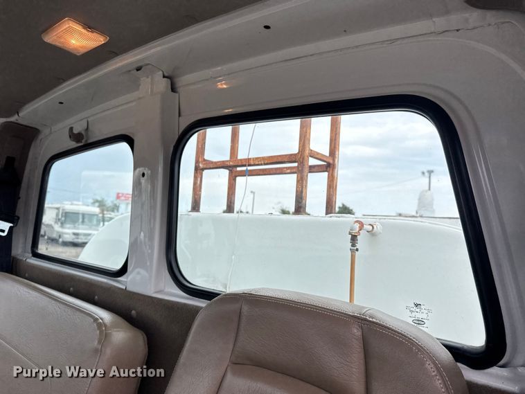 image for item NU9668 2004 Sterling L-Line water truck