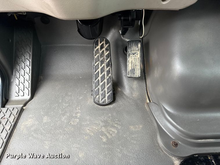 image for item NU9668 2004 Sterling L-Line water truck