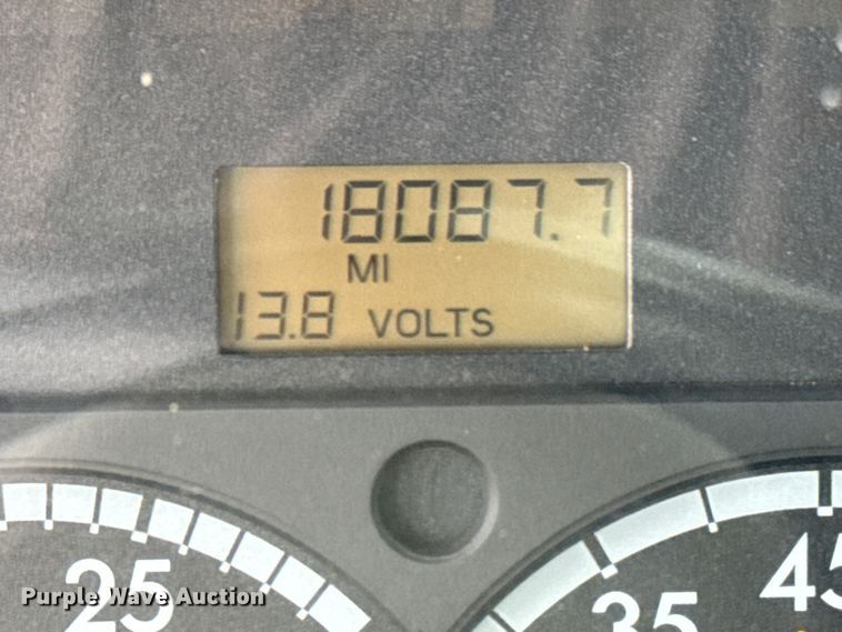 image for item NU9668 2004 Sterling L-Line water truck