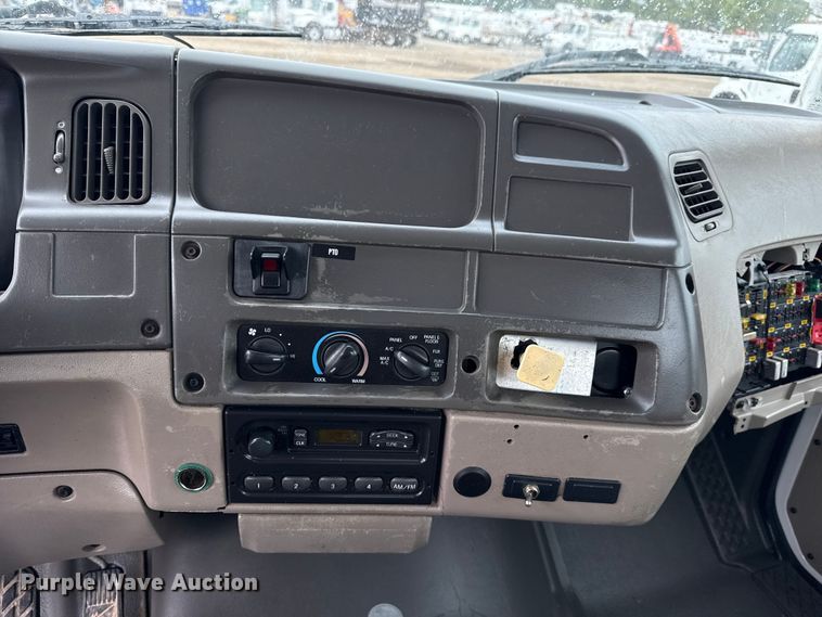 image for item NU9668 2004 Sterling L-Line water truck