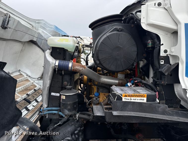 image for item NU9668 2004 Sterling L-Line water truck