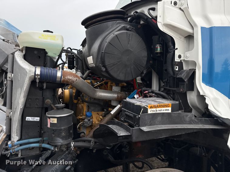 image for item NU9668 2004 Sterling L-Line water truck