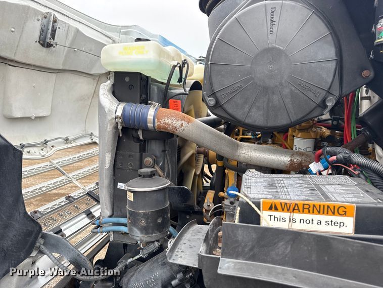 image for item NU9668 2004 Sterling L-Line water truck