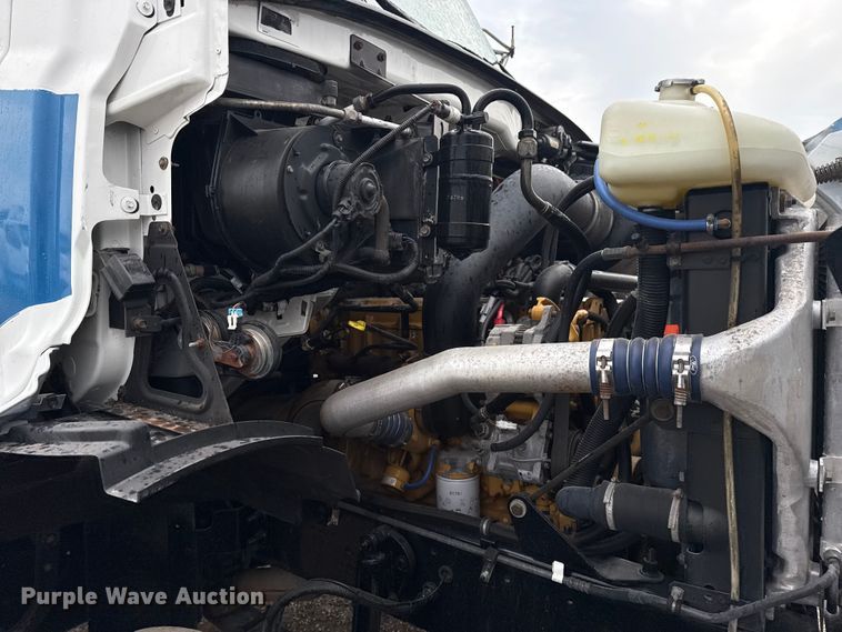 image for item NU9668 2004 Sterling L-Line water truck