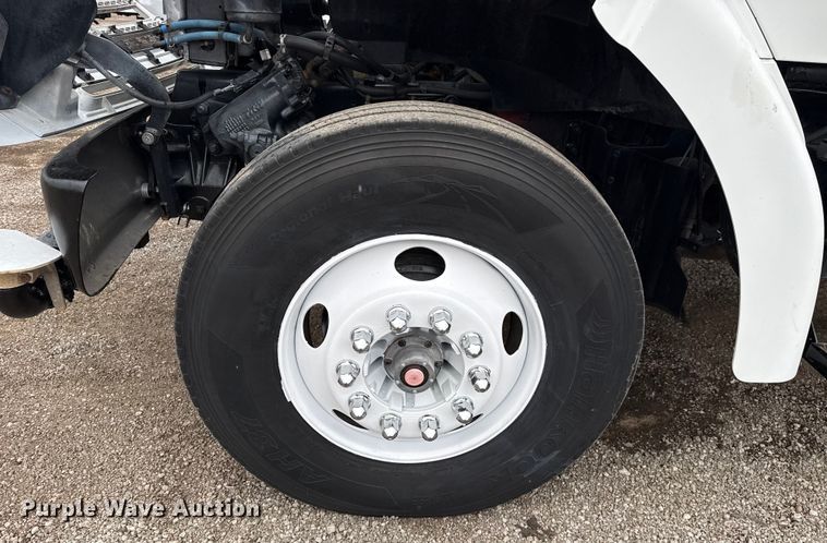 image for item NU9668 2004 Sterling L-Line water truck