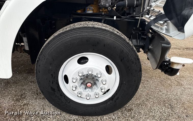 image for item NU9668 2004 Sterling L-Line water truck